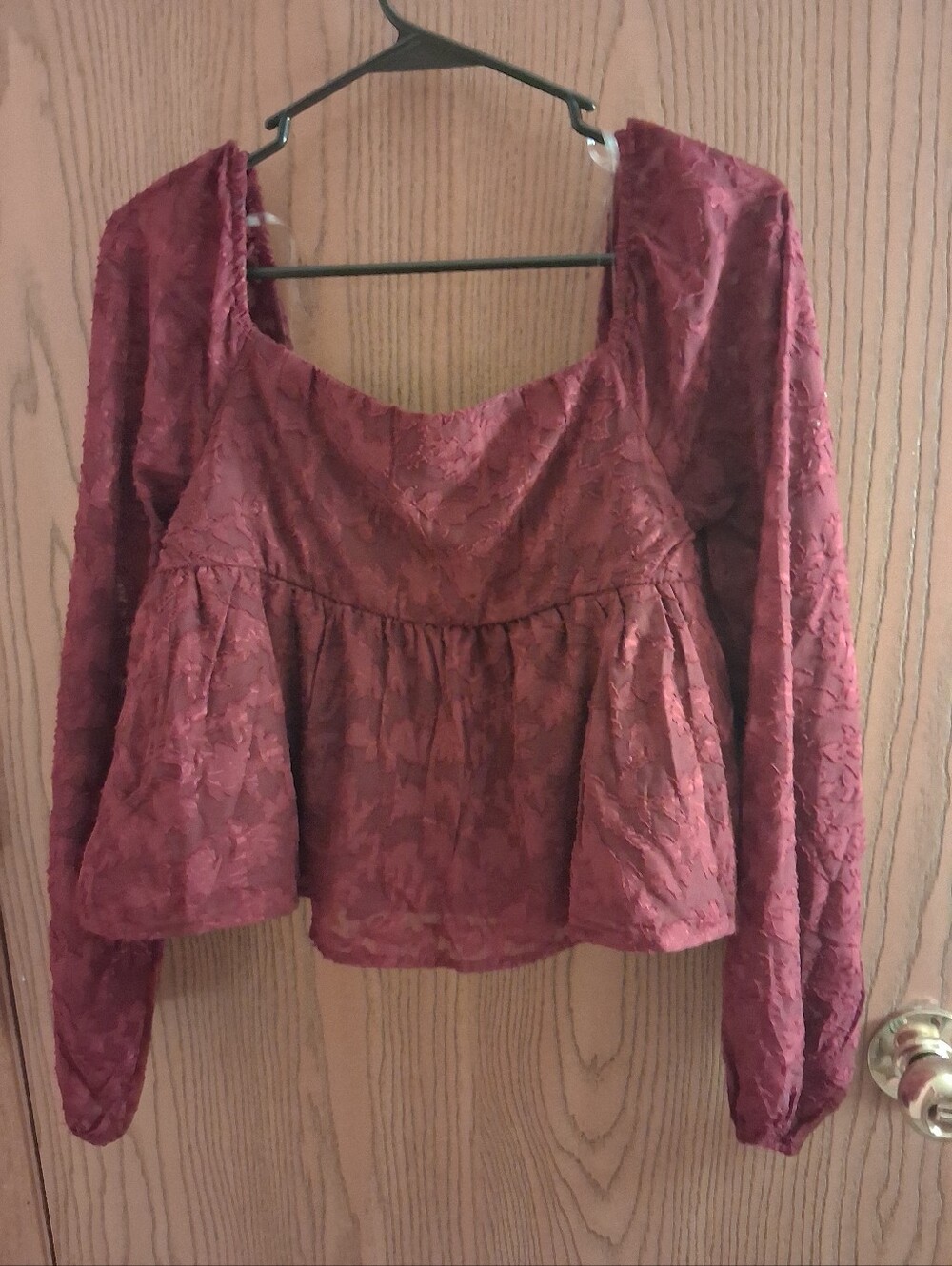 Discreet Burgundy Textured Long-Sleeve Peplum Tunic
